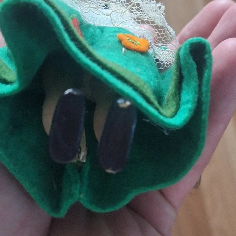 Lenci Torino Vintage Miniature Felt Doll Lace Apron Bonnet Green 7.5 Inch